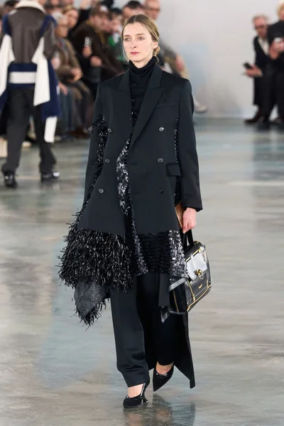 Look 17
